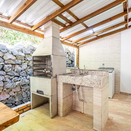 ボンビーニャス Residencial Com Piscina Possui Jacuzzi Aquecida Com Hidromassagemヴィラ エクステリア 写真