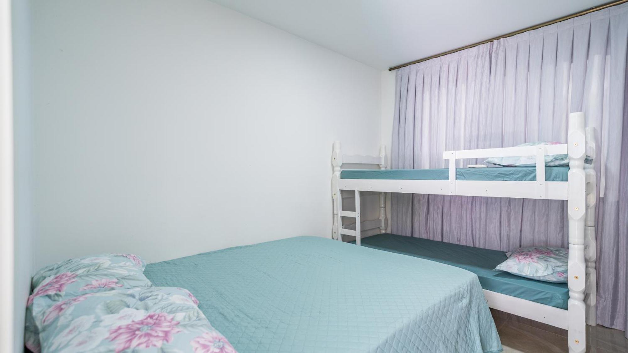 ボンビーニャス Residencial Com Piscina Possui Jacuzzi Aquecida Com Hidromassagemヴィラ エクステリア 写真