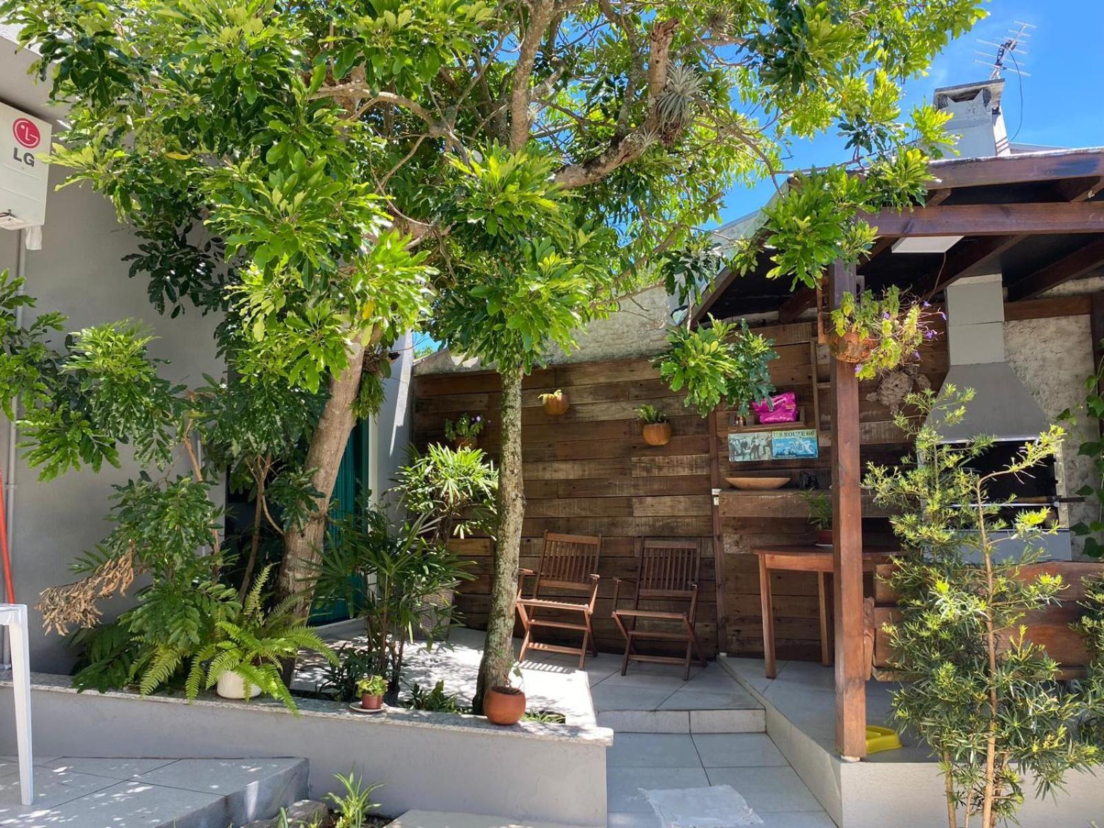 ボンビーニャス Residencial Com Piscina Possui Jacuzzi Aquecida Com Hidromassagemヴィラ エクステリア 写真