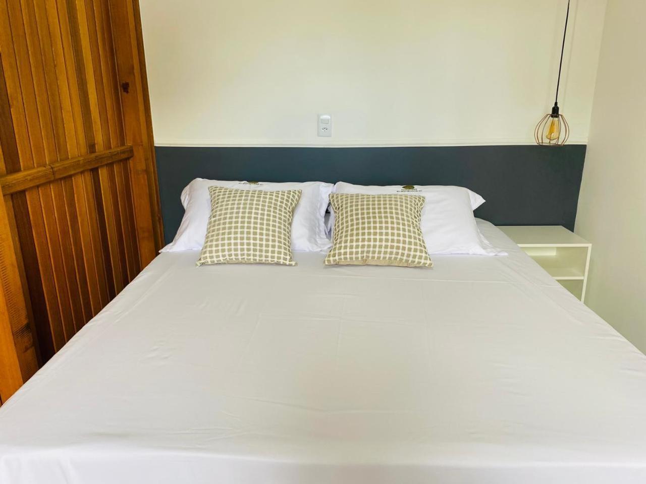 ボンビーニャス Residencial Com Piscina Possui Jacuzzi Aquecida Com Hidromassagemヴィラ エクステリア 写真