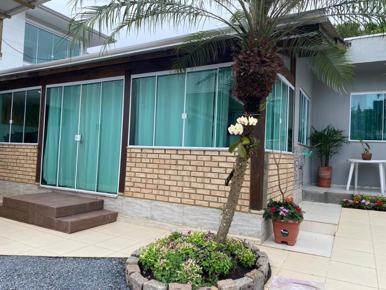 ボンビーニャス Residencial Com Piscina Possui Jacuzzi Aquecida Com Hidromassagemヴィラ エクステリア 写真