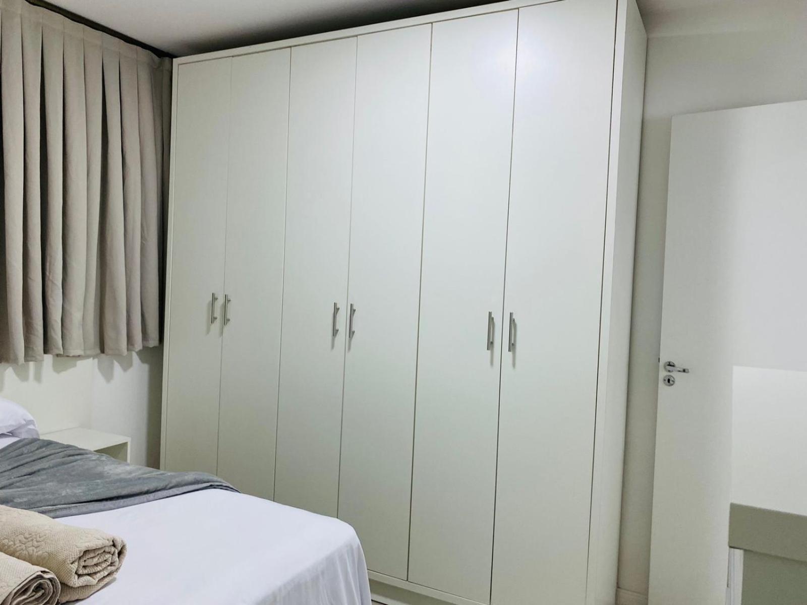ボンビーニャス Residencial Com Piscina Possui Jacuzzi Aquecida Com Hidromassagemヴィラ エクステリア 写真